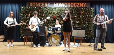Koncert Noworoczny w Czarnożyłach. Przyszło tyle ludzi, że brakło miejsc